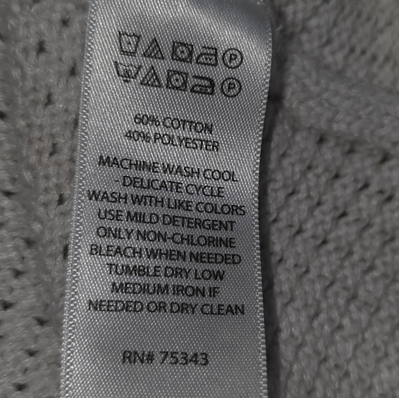 Max Studio Sweater Size Medium - Picture 5 of 5